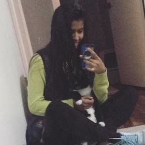 Meet your Posher, Ellie